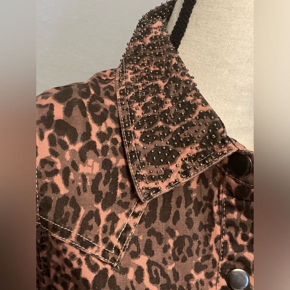 English Rose Leopard Print Denim Jacket - Picture 7 of 12